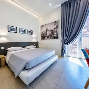 napoli-squares-suites.hotels-amalfi.com/